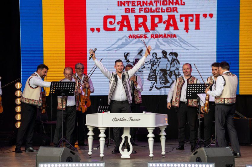 Ediția jubiliară a Festivalul “Carpați” 2025: 5 zile de cultură, dans și culoare în Argeș 3 Sursă foto: FB CJ Argeș.