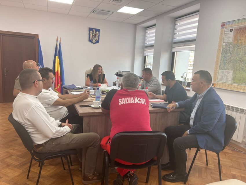 Prefectul: ”Transfăgărășanul nu este grădină zoologică și, cu atât mai puțin, safari!” Turiștii riscă sancțiuni drastice! 1 Sursă foto: FB Facaleata Ioana.