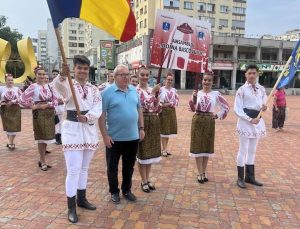 Bascovul strălucește în folclorul internațional: „Doina Bascovului” - laureată cu Trofeul „Carpați” 1 Doina Bascovului Festivalul Carpati_3