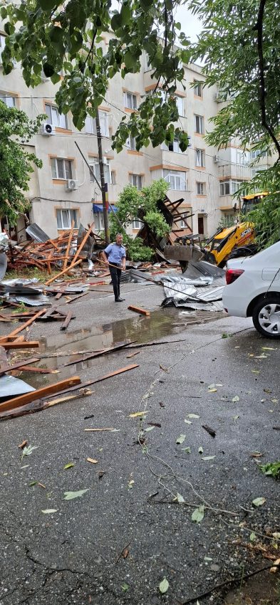 (Video) Intervenții în Argeș! Vremea rea a făcut dezastru! 3 vijelie la Mioveni