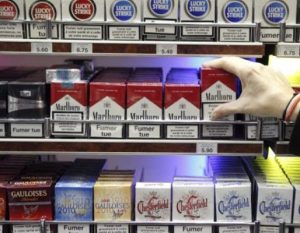 magazin tigari e1647970889654 - A furat țigări de 177 de lei și a ajuns după gratii! Tânăr din Mioveni, reținut de polițiști