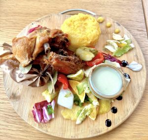 Petrecere de 8 Martie la Casa Lăzăroiu! Muzică live, mâncare bună și distracie! 6 Casa Lazaroiu