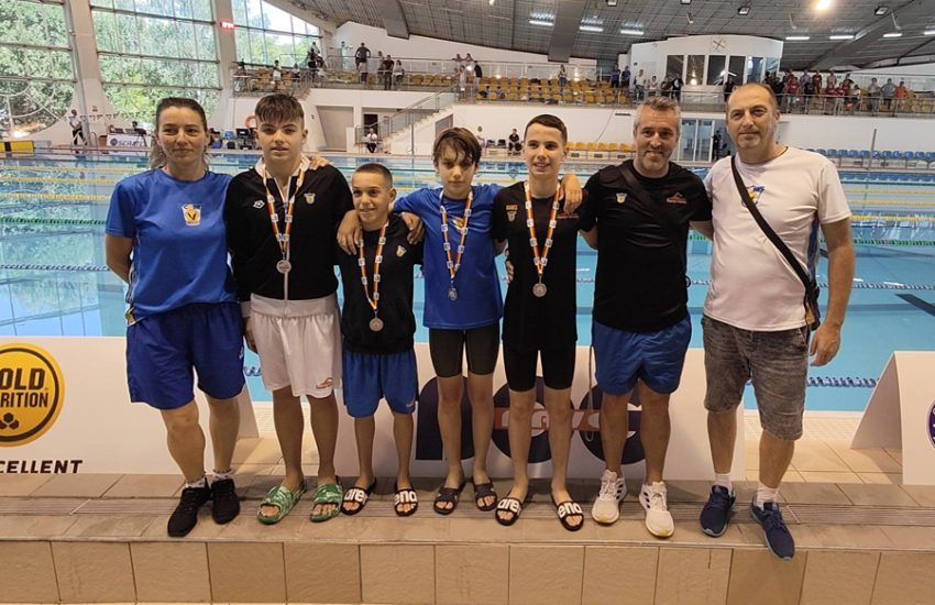 campionatuld e inot cadeti de la bacau echipa Sursă foto: FB CSM Pitesti.