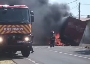 3bd14627 5595 4b7b b4fa 629cd9d86d34 - S-a salvat la timp! Incendiu puternic la un TIR care transporta grinzi metalice