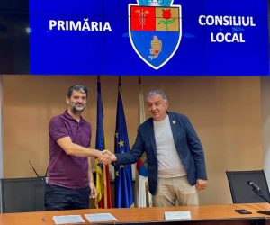 Primăria Pitești semnează contracte pentru echipamente digitale în școli. Lecții predate cu ajutorul unor ochelari VR? 2 Sursă foto: Primăria Municipiului Pitești.