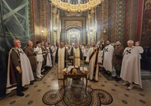 Omagiu regal la Curtea de Argeș: Slujbă de pomenire pentru Regele Ferdinand I și Regina Maria 1 Sursă foto: FB Arhiepiscopia Argeșului și Muscelului (Foto credit: Cătălin Cristea și Andra Popescu).