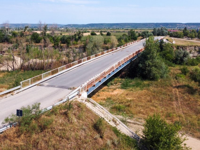 Au început lucrările la podul din Căteasca 3 Sursă foto: FB CJ Argeș.