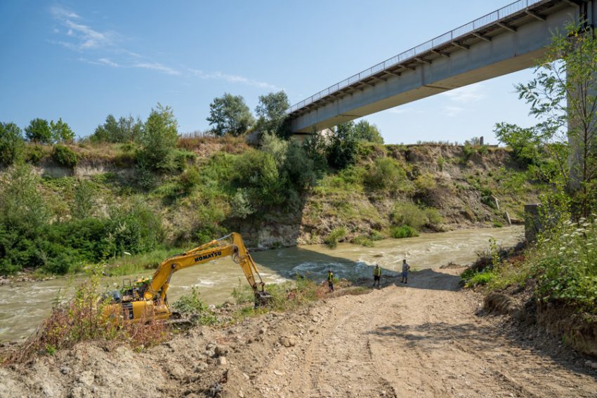 Au început lucrările la podul din Căteasca 2 Sursă foto: FB CJ Argeș.