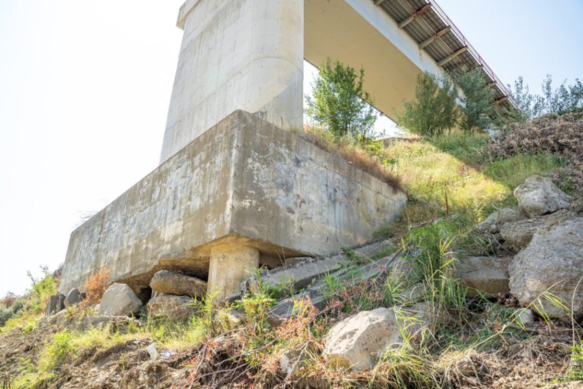 Au început lucrările la podul din Căteasca 1 Sursă foto: FB CJ Argeș.