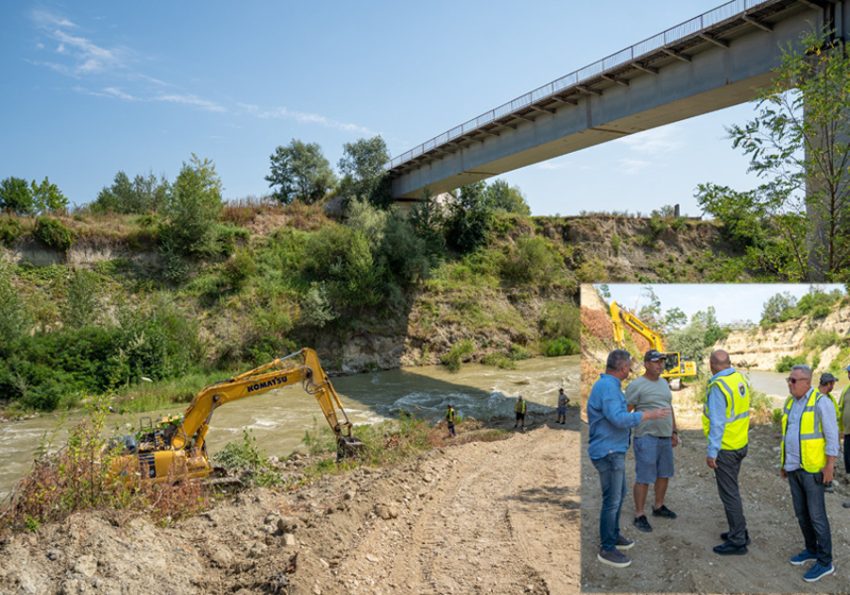 deschidere inceput lucrarule la podul de la CAteasca 1 Sursă foto: FB CJ Argeș.