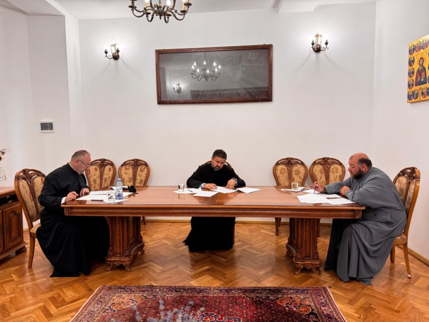 Examen preoțesc pentru parohia Marina din protoieria Curtea de Argeș: competiție și selecție sub supravegherea Înaltpreasfințitului Calinic Argeșeanul 1 Sursă foto: FB Arhiepiscopia Argeșului și Muscelului (Foto credit: Ciprian Necula).