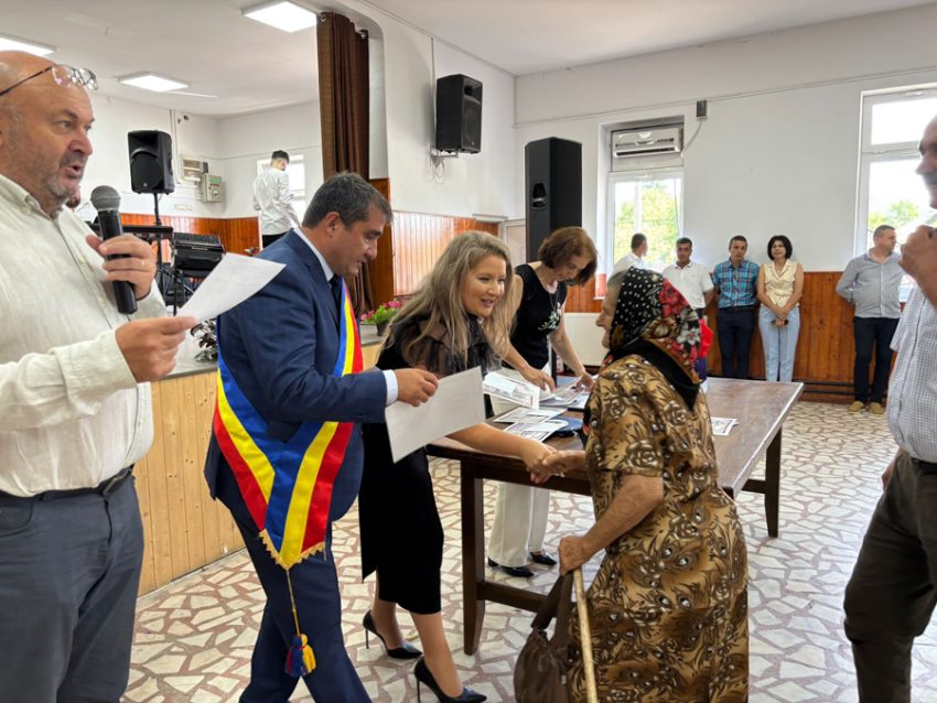 Zi de sărbătoare la Șuici: tradiții, emoție și recunoștință pentru comunitate 3 Sursă foto: FB PSD Argeș.