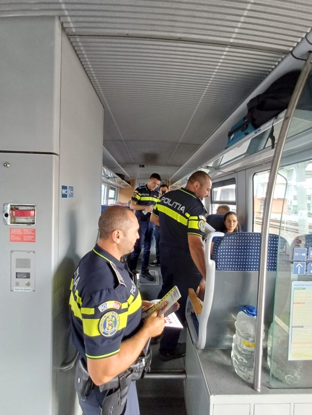 Activități ale polițiștilor în Gara Pitești. Siguranța cetățenilor, o prioritate zilnică! 2 activitati in Gara Pitești