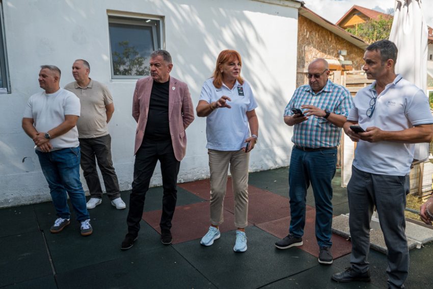 Baschetul începe de la grădiniță: „Să creștem sănătos prin baschet” – la Kinder World Ayan 2 Sursă foto: FB Primăria Municipiului Pitesti.