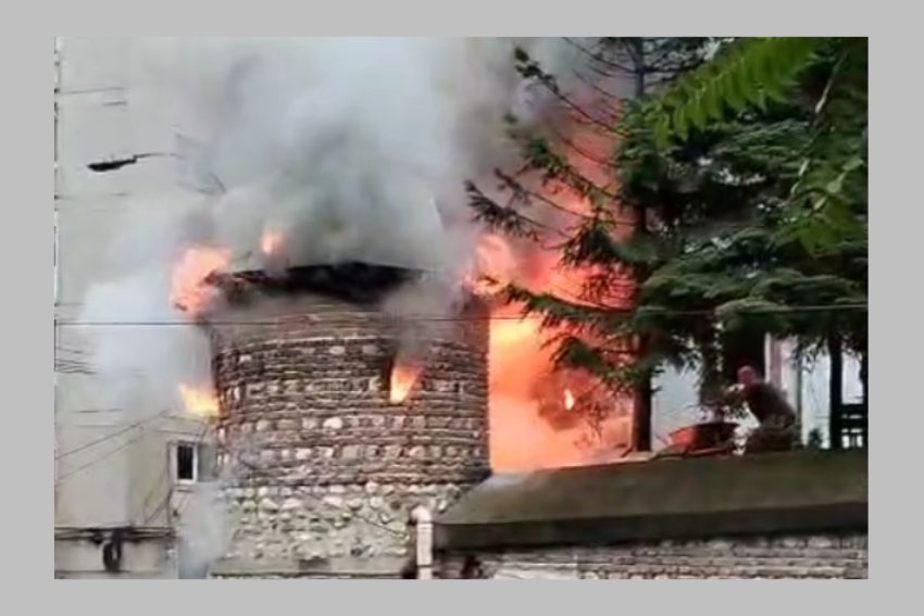 incendiu Biserica Mavrodolu Pitești