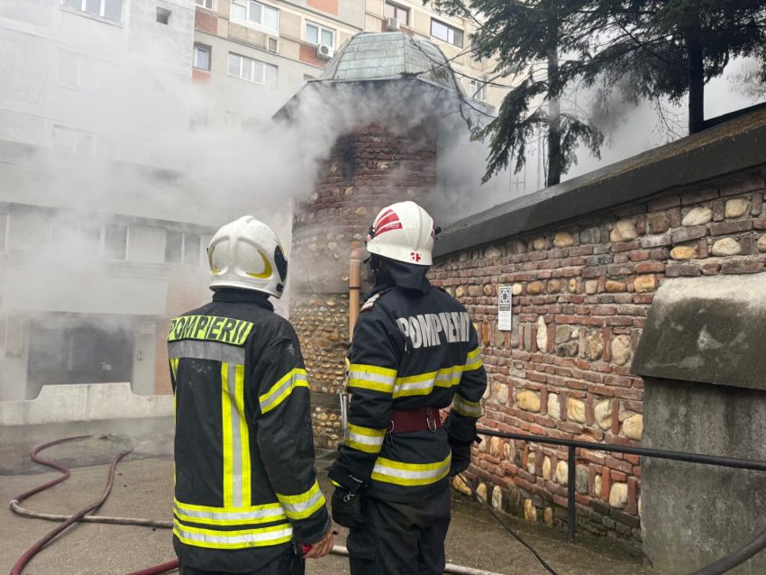 (Video) Incendiu la biserica Mavrodolu din Pitești! Bărbat de 30 de ani rănit! 6 Incendiu la biserica Mavrodolu