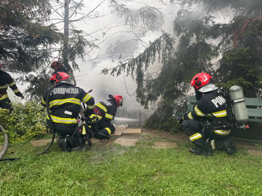 (Video) Incendiu la biserica Mavrodolu din Pitești! Bărbat de 30 de ani rănit! 2 Incendiu la biserica Mavrodolu