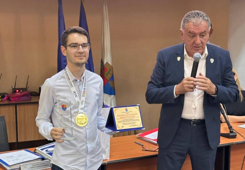 Aur pentru România, excelență pentru Pitești: Emanuel Mazăre premiat de municipalitate 2 Sursă foto: FB Primăria Municipiului Pitești.