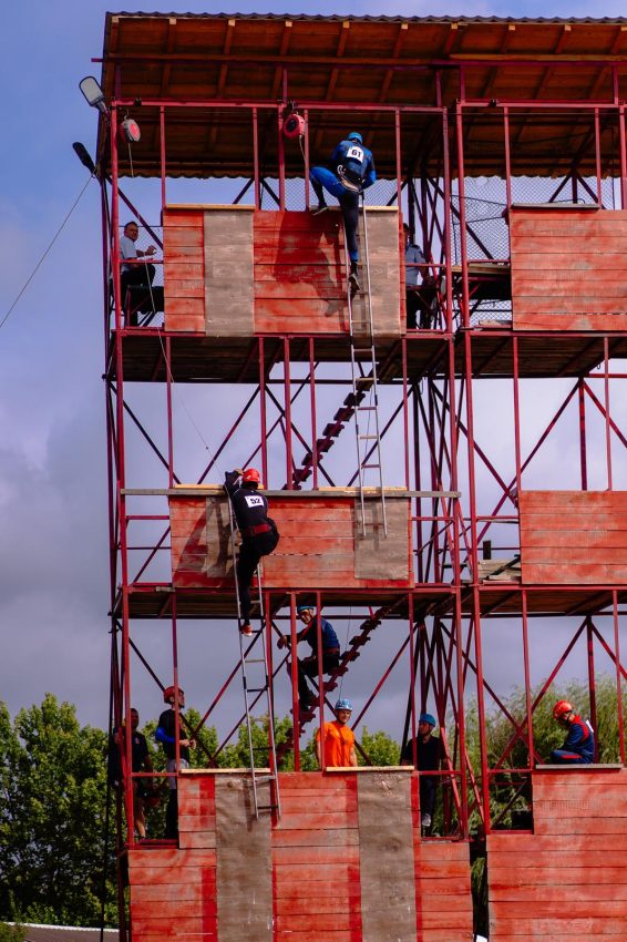 Locul I pentru lotul reprezentativ al ISU Argeș la faza zonală a Concursurilor Serviciilor Profesioniste pentru Situații de Urgență 6 concurs pompieri isu arges