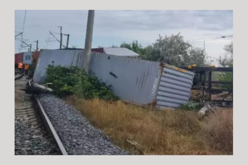 tren deraiat tren deraiat
