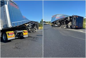 cats - TIR cu numere de Argeș, implicat într-un accident pe Centura Severin