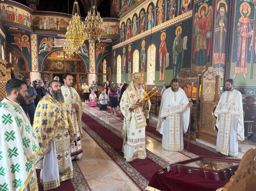 Pe urmele lui Mihai Viteazul: Părintele Calinic a slujit la Mănăstirea Sfânta Treime – Ionești 1 Sursă foto: FB Arhiepiscopia Argesului si Museclului.