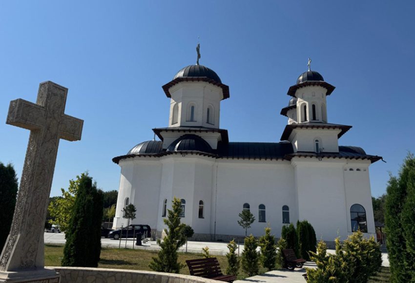 biserica generic Manastirea Sfanta Treime – Ionesti Sursă foto: FB Arhiepiscopia Argesului si Museclului.