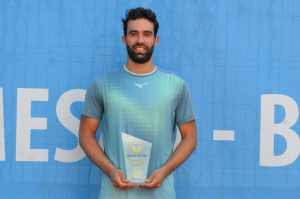 Gabriel Adrian Boitan este noul campion al turneului de tenis Comesad BCR Open de la Piteşti 1 boitan castigator trofeu pitesti