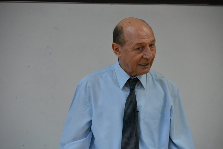 Ce mesaj a transmis Traian Băsescu, după moartea fostului președinte Ion Iliescu 2 Traian Băsescu