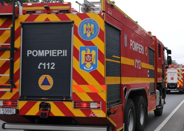 pompieri-autospecială de stingere