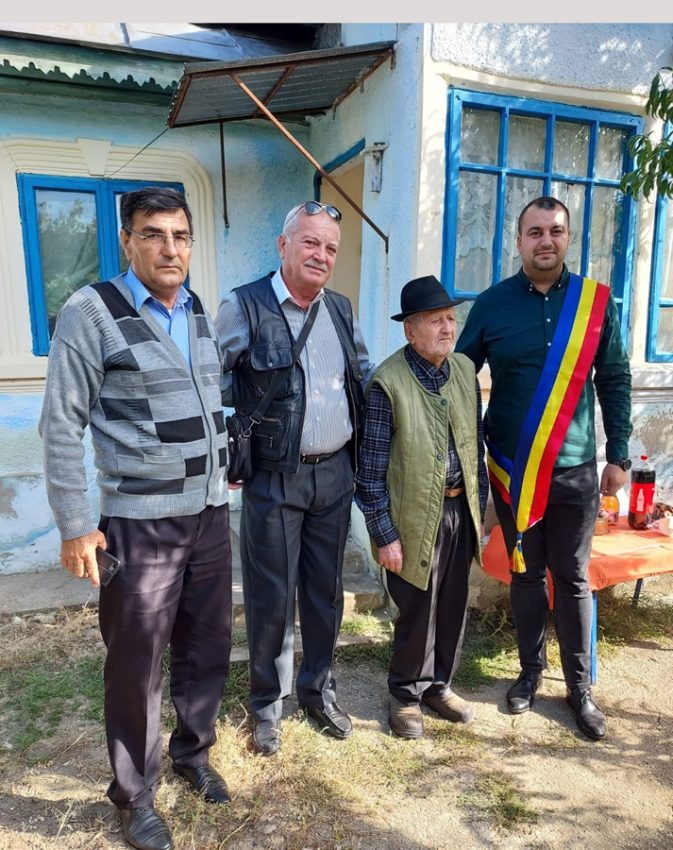 Argeșul își ia rămas-bun de la Popa Ilie, ultimul veteran de război din Săpata. A murit la 105 ani 2 Sursă foto: FB Adrian Dumitru Bughiu