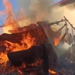 cats 1 - Casă cuprinsă de flăcări, la Mihăești! Focul a mistuit o parte din acoperiș