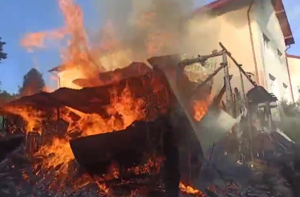 incendiu anexă