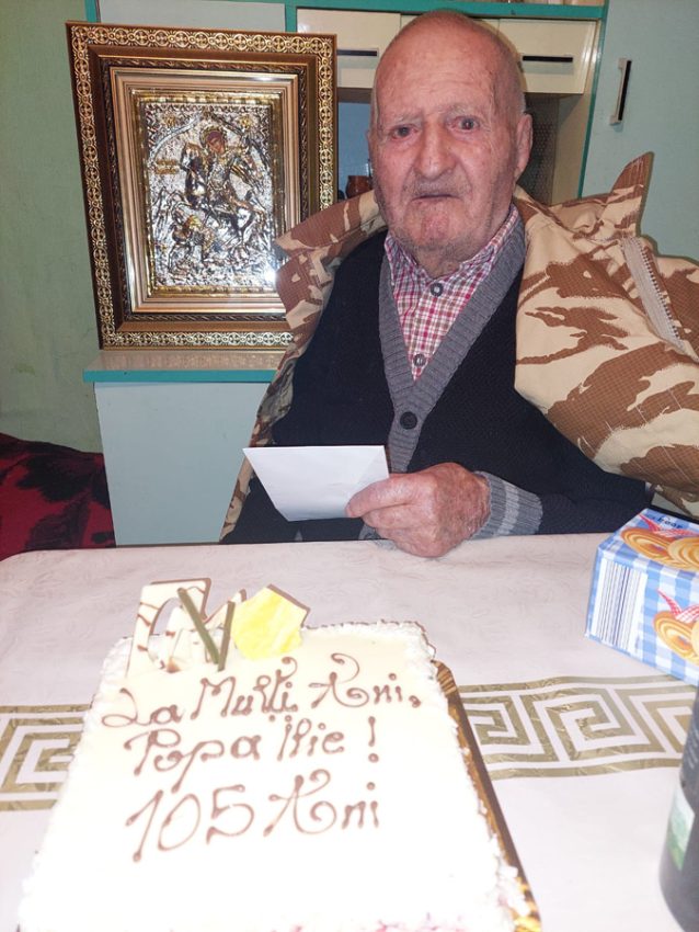 Argeșul își ia rămas-bun de la Popa Ilie, ultimul veteran de război din Săpata. A murit la 105 ani 3 Sursă foto: FB Adrian Dumitru Bughiu