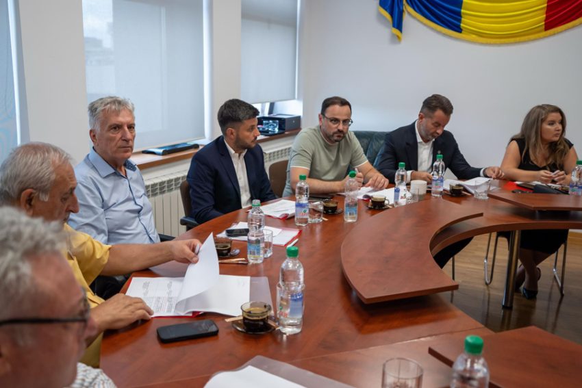 Sprijin total pentru investițiile majore din Argeș! 1 Sursă foto: FB CJ Arges.