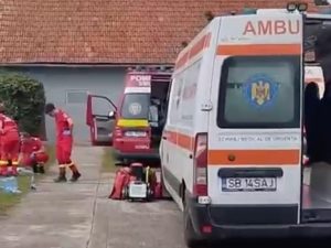 electrocutati carta 1536x1153 1 - Un copil de 9 ani și tatăl său, morţi după ce s-au electrocutat într-o piscină gonflabilă
