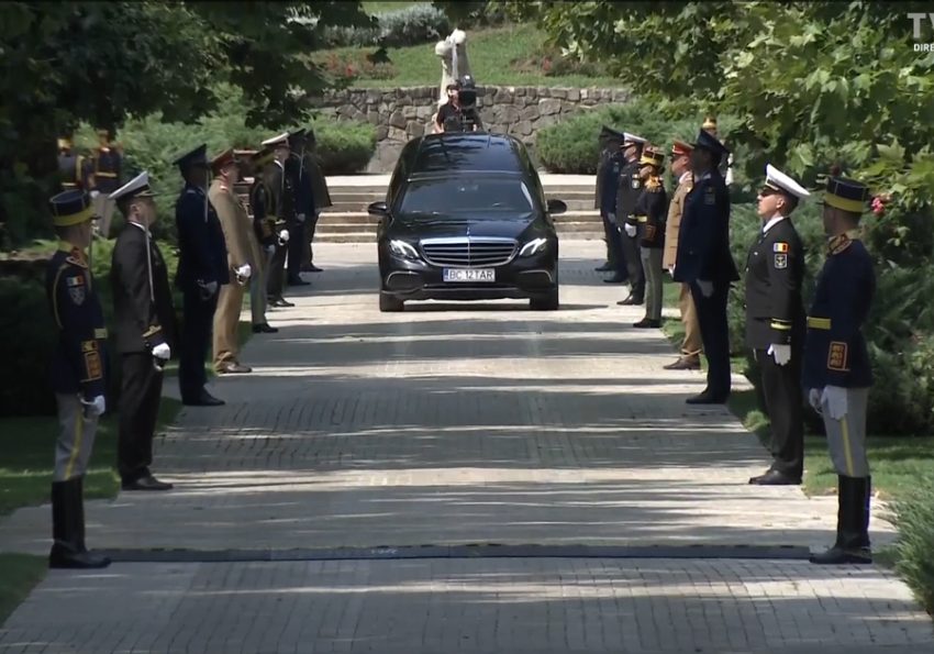 Zi de doliu național în România. Fostul președinte Ion Iliescu - condus pe ultimul drum 4 Sursă foto: Screenshot TVR.