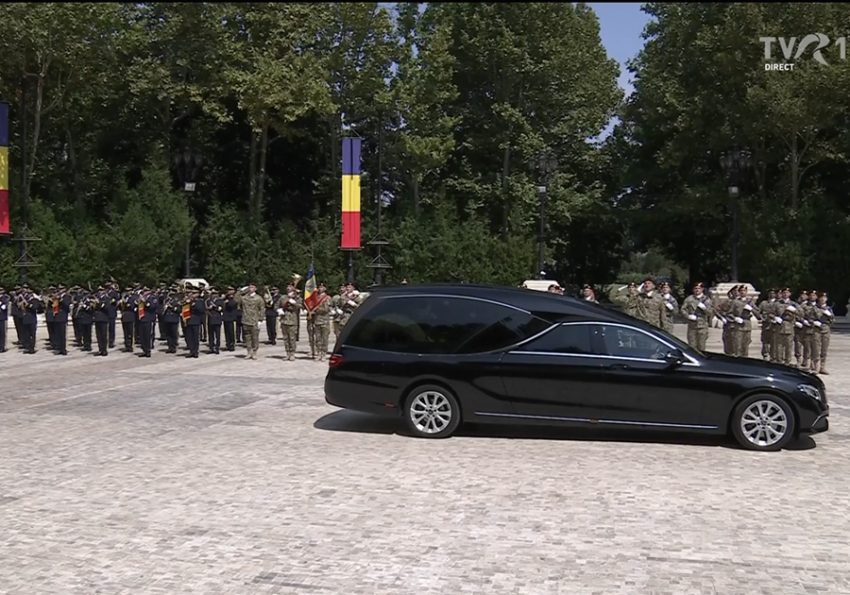 Zi de doliu național în România. Fostul președinte Ion Iliescu - condus pe ultimul drum 1 Sursă foto: Screenshot TVR.