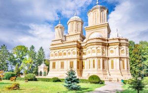 foto 2 1 - Mănăstirea Curtea de Argeș – simbol de piatră al spiritualității românești și brand de patrimoniu al Argeșului