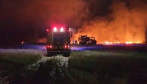 111 - (Video) Pompierii argeșeni intervin la incendiul puternic din comuna Cungrea