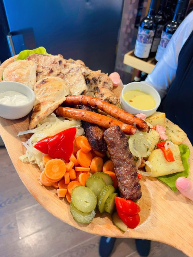 Serile de vară au alt farmec la Casa Argeșeană! 7 Casa Argeseana