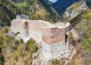 Patrimoniul care ne definește, sub protecția Consiliului Județean: OBIECTIVE TURISTICE CU REZONANȚĂ NAȚIONALĂ CONTUREAZA IDENTITATEA ARGEȘULUI 3 Sursă foto: ediția tipărită