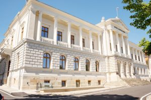 Patrimoniul care ne definește, sub protecția Consiliului Județean: OBIECTIVE TURISTICE CU REZONANȚĂ NAȚIONALĂ CONTUREAZA IDENTITATEA ARGEȘULUI 1 Sursă foto: ediția tipărită