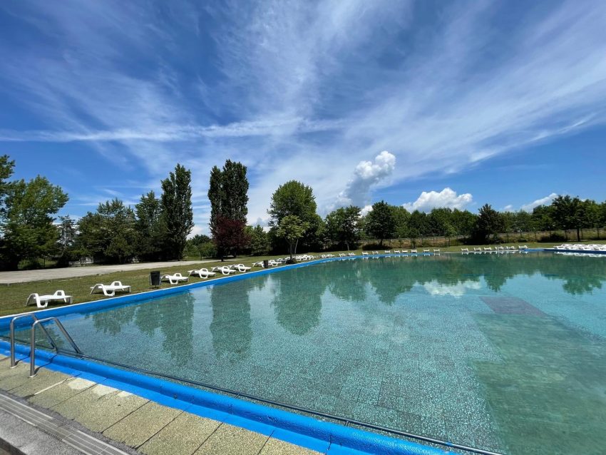 Distracție și relaxare, în Pitești, de sărbătoarea Sfintei Marii! 1 bazin strand Pitesti