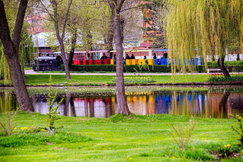 Distracție și relaxare, în Pitești, de sărbătoarea Sfintei Marii! 3 parc Ștrand Pitesti