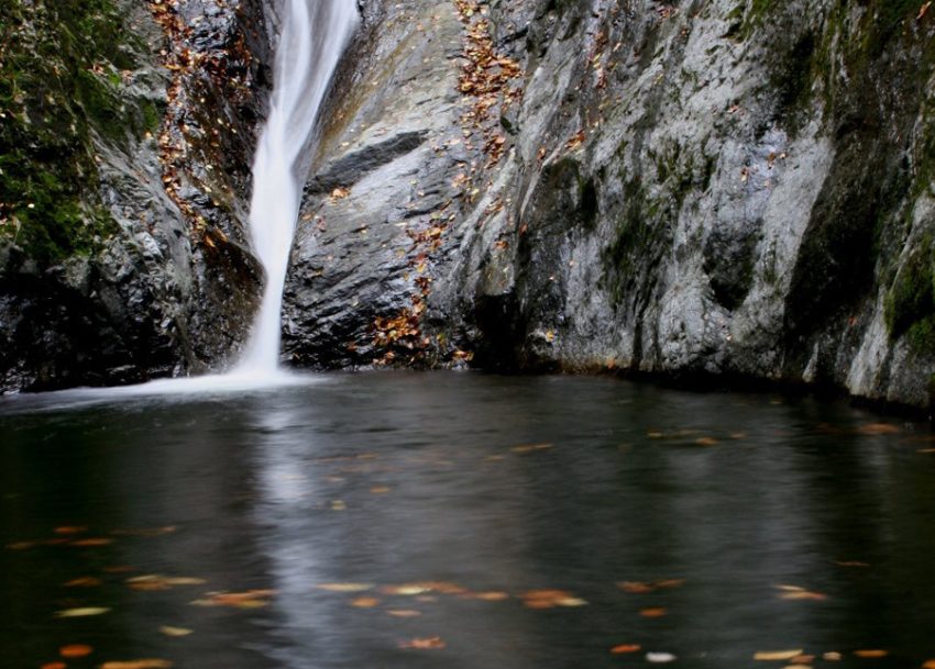Descoperă cele mai spectaculoase cascade din Argeș: destinații de poveste pentru iubitorii de trasee alpine 3 Sursă foto: FB CJ Argeș (foto credit Salvamont Argeș).