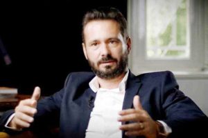 Senatorul Mihai Coteț: „Guvernul Bolojan securizează peste 21 de miliarde de euro prin PNRR” 16 Sursă foto: ediția tipărită