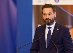 Senatorul Mihai Coteț: „Dacă nu schimbăm direcția, sistemul putred clădit în atâția ani va îngropa o țară întreagă” 1 Sursă foto: FB Mihai Cotet
