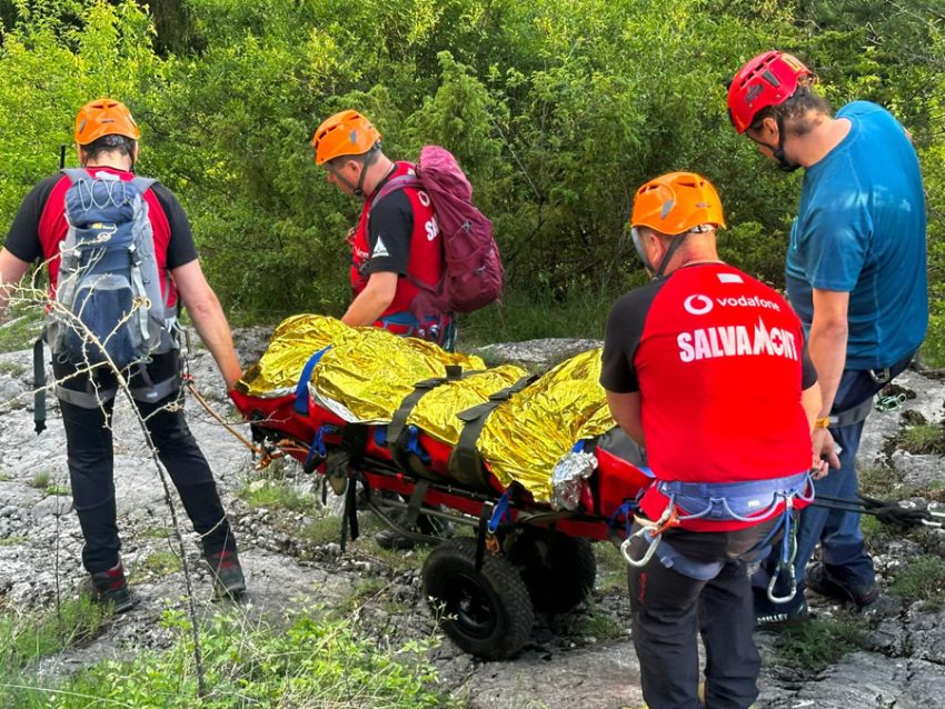 Salvamont Argeș - Intervenții pe muchie de viață – și apel pentru susținere: ”Salvamontiștii nu cer privilegii!” 1 Sursă foto: FB CJ Argeș.