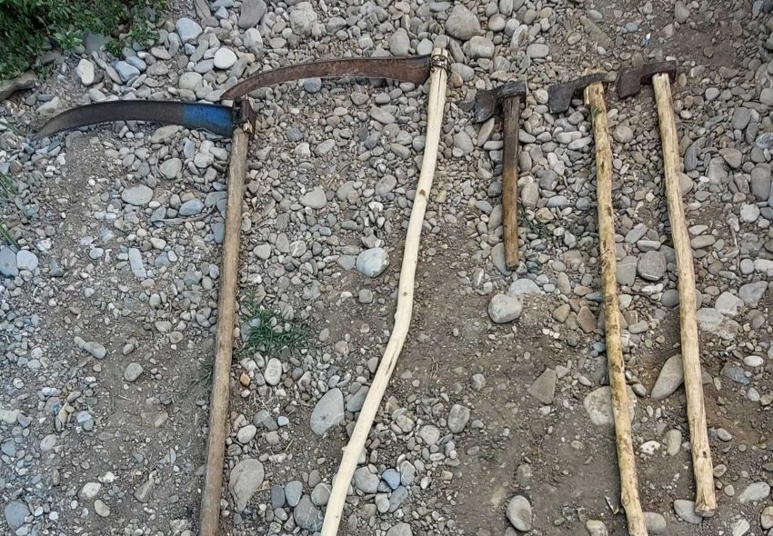 Au mers la un târg de Sf. Maria cu obiecte periculoase și au fost depistați de jandarmi 1 obiecte periculoase la târg